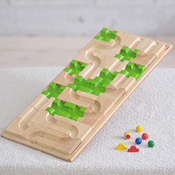 3歳の木のおもちゃランキング3位の遊び方いろいろ！平面・立体迷路の木のおもちゃ「マザベル」
