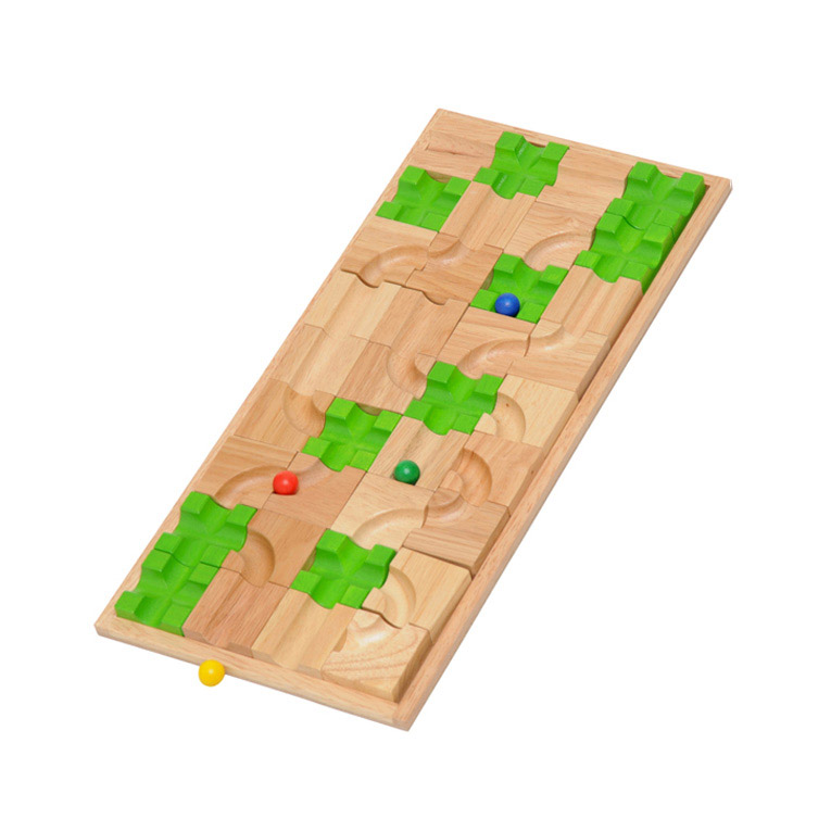 ボールが転がるマザベル