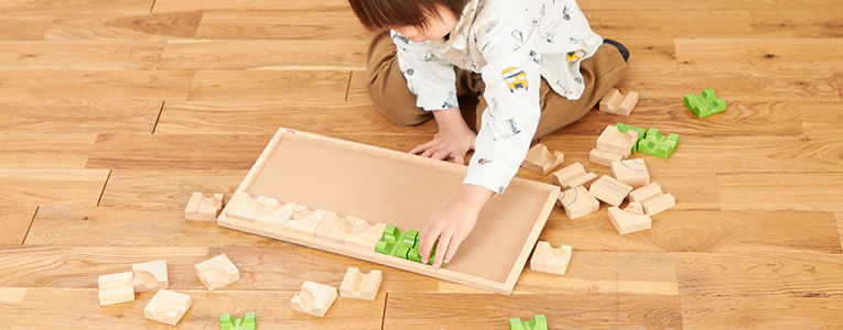 3歳のパズル遊び