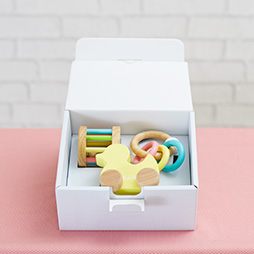 0歳の木のおもちゃランキング1位ラトルセット「ベビーギフト3点セット（アヒル）」